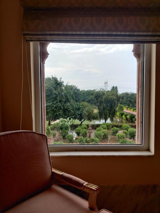 Umaid Palace - A Lakeside Heritage Palace Resort Near Jaipur Close To Bhangarh & Chand Baori Stepwell Abhaneri Dubbi Exterior photo